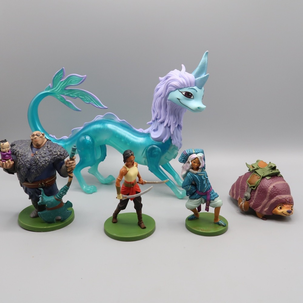 Disney Raya and The Last Dragon Sisu Lights Up with Figures lot Cake Topper Set
